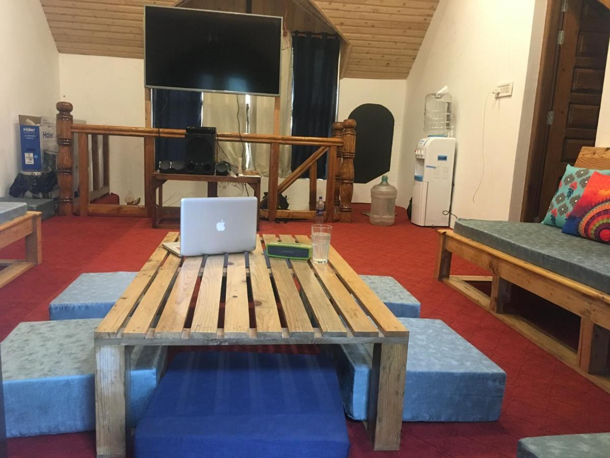 Utopia Hostels Dharamkot Mcleodganj Dharamshala Exteriör bild