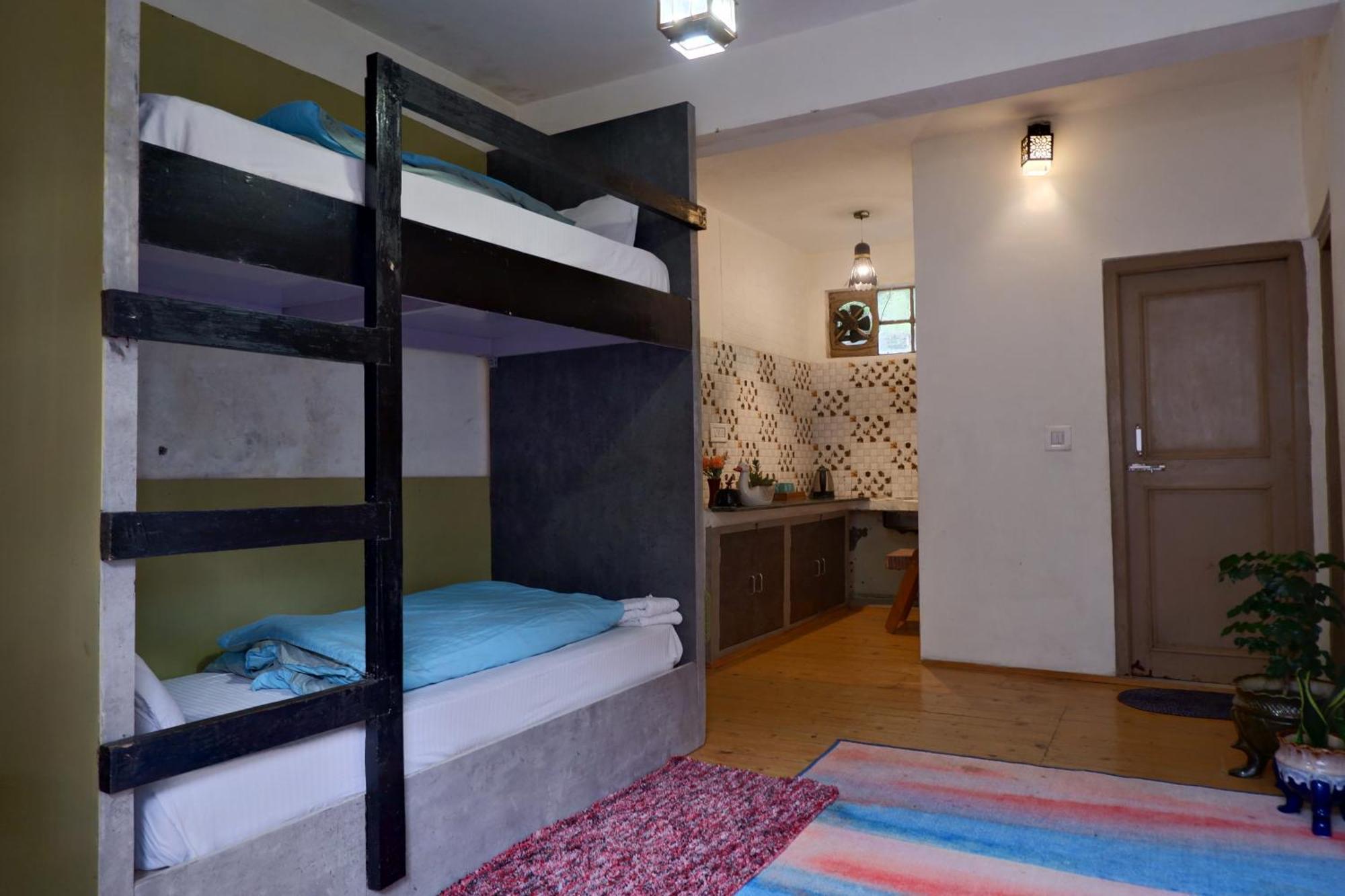 Utopia Hostels Dharamkot Mcleodganj Dharamshala Exteriör bild