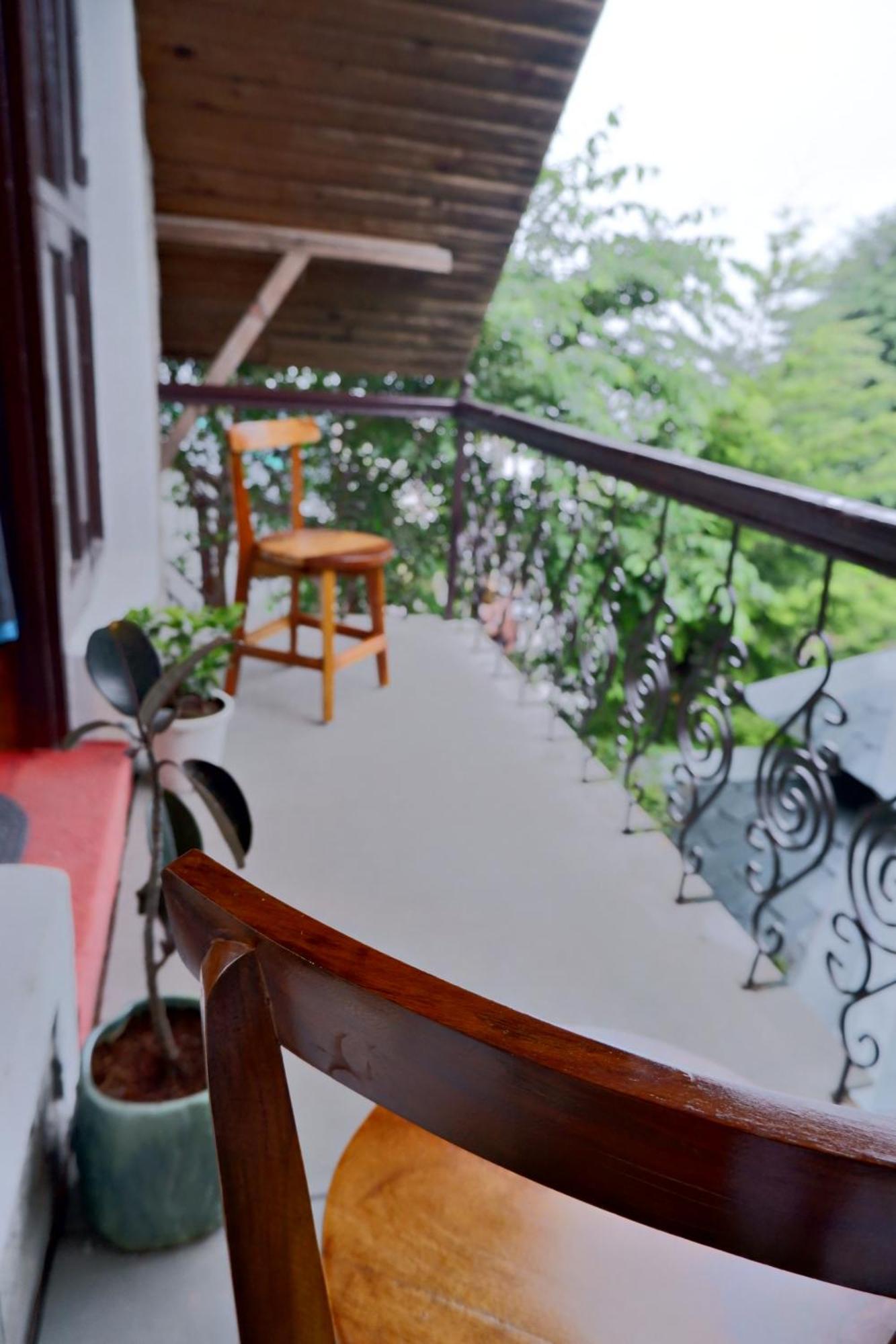 Utopia Hostels Dharamkot Mcleodganj Dharamshala Exteriör bild