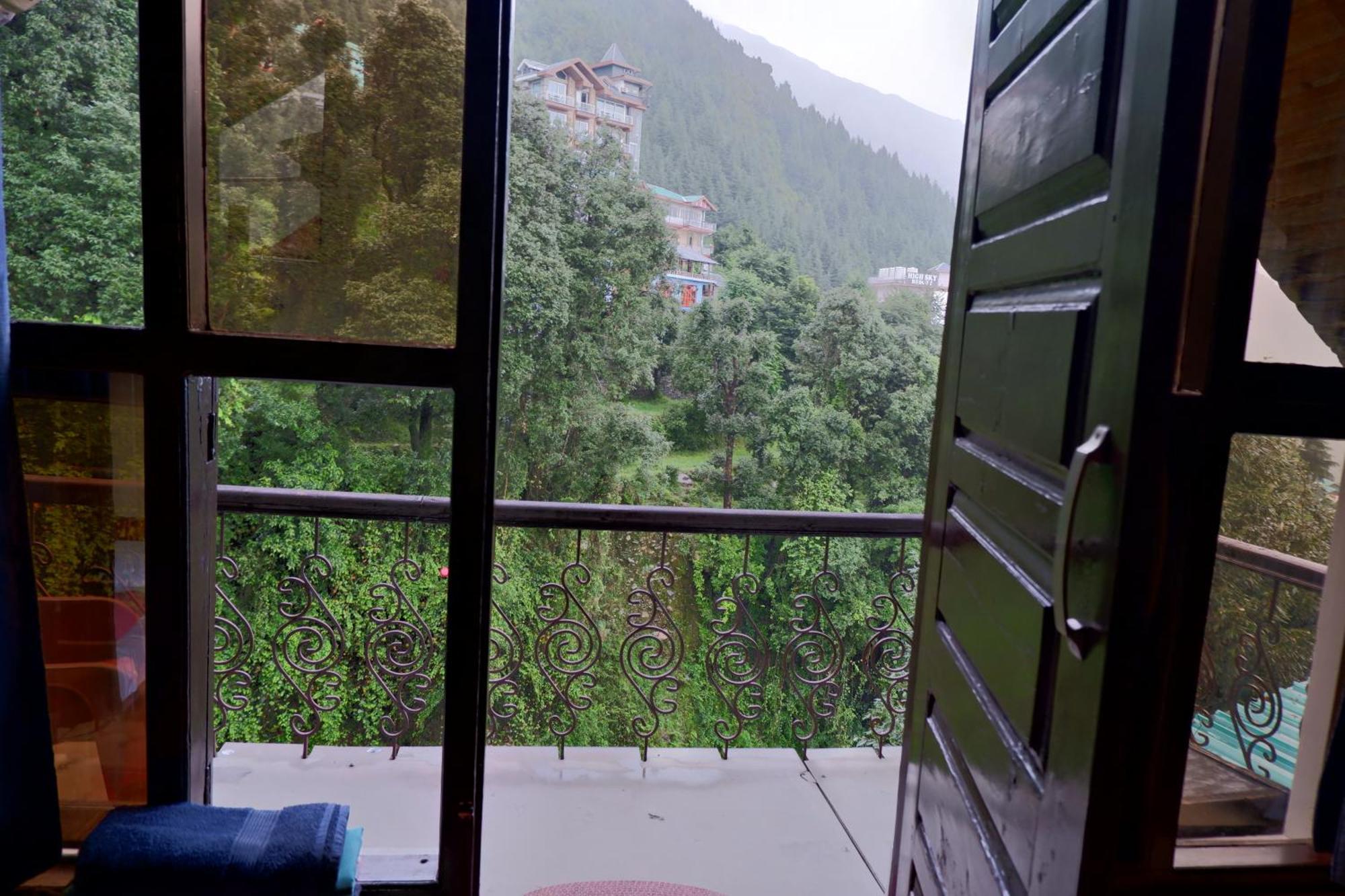 Utopia Hostels Dharamkot Mcleodganj Dharamshala Exteriör bild